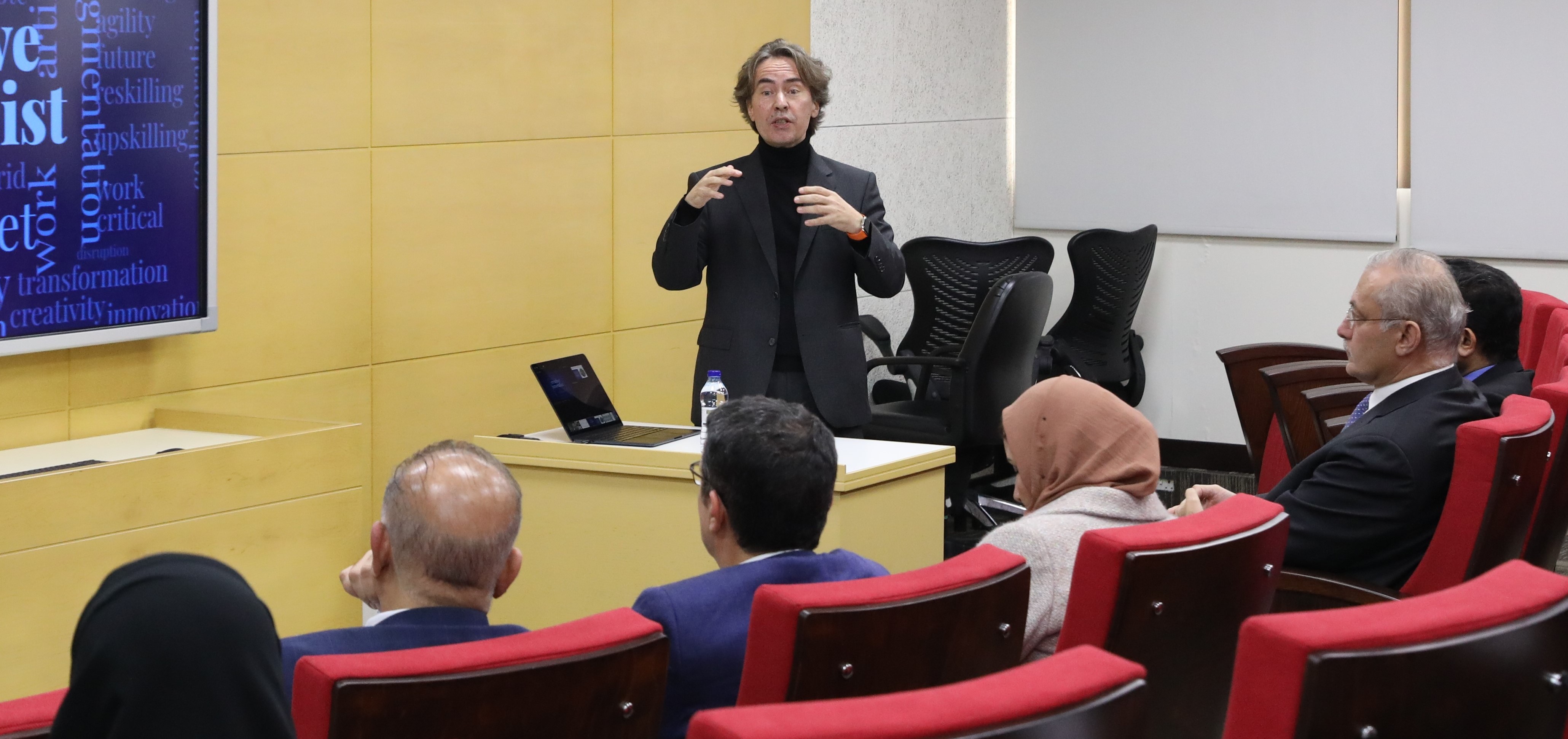 Shaikh Isa bin Salman Al Khalifa Chair for Technology Management Hosts Dr Erik Wende to Discuss Digital Leadership Amid Institutional Transformation and Emerging Technologies