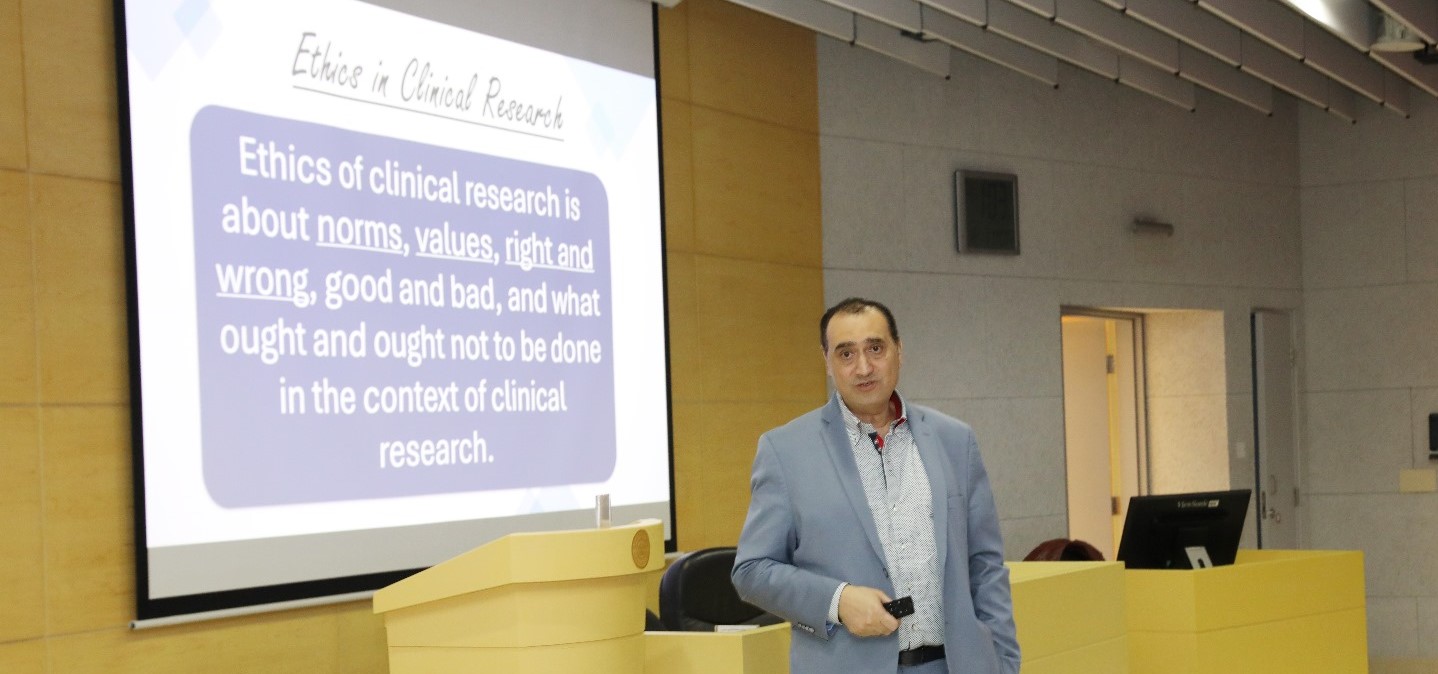 Workshop at the Arabian Gulf University Examines the Ethics of Clinical Research