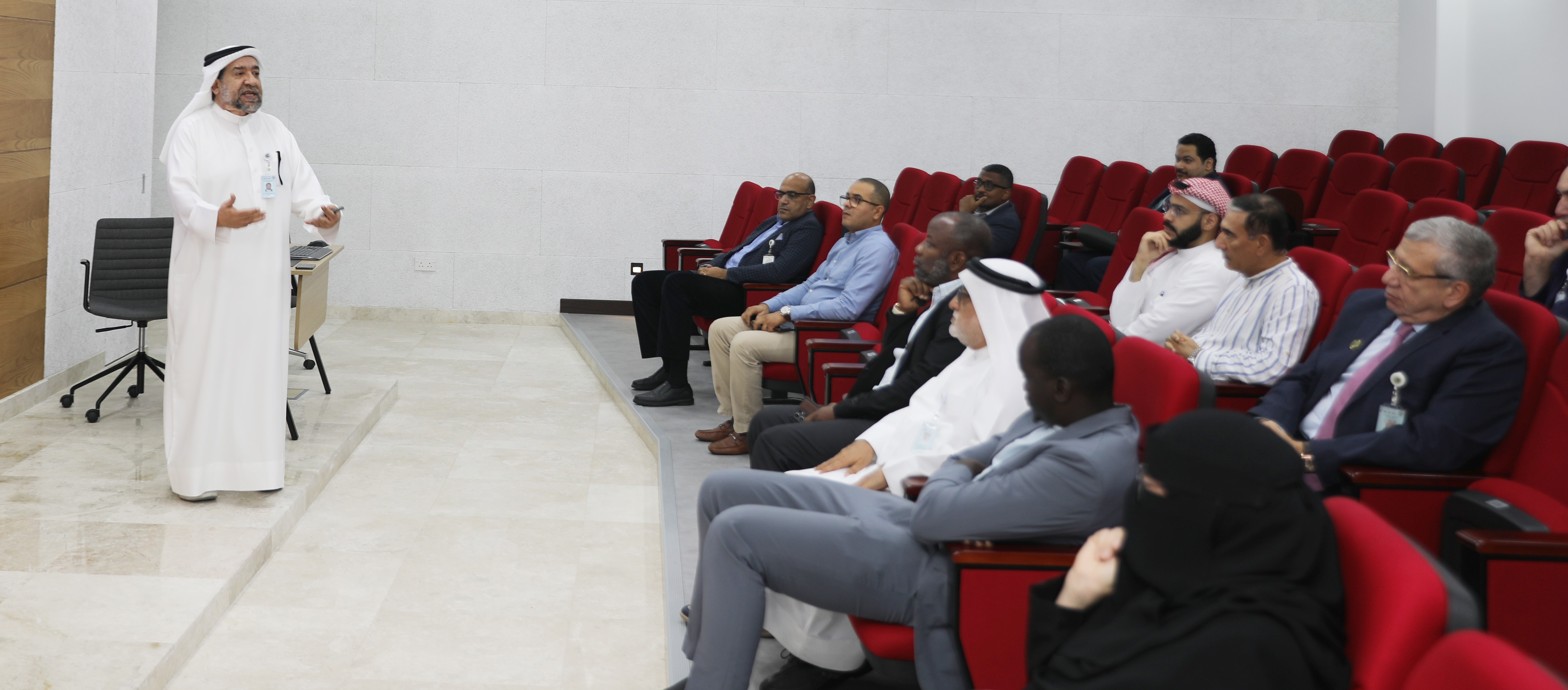Professor Khalid Bin Dayna Presents Strategic Roadmap to Update Medical Curricula at AGU