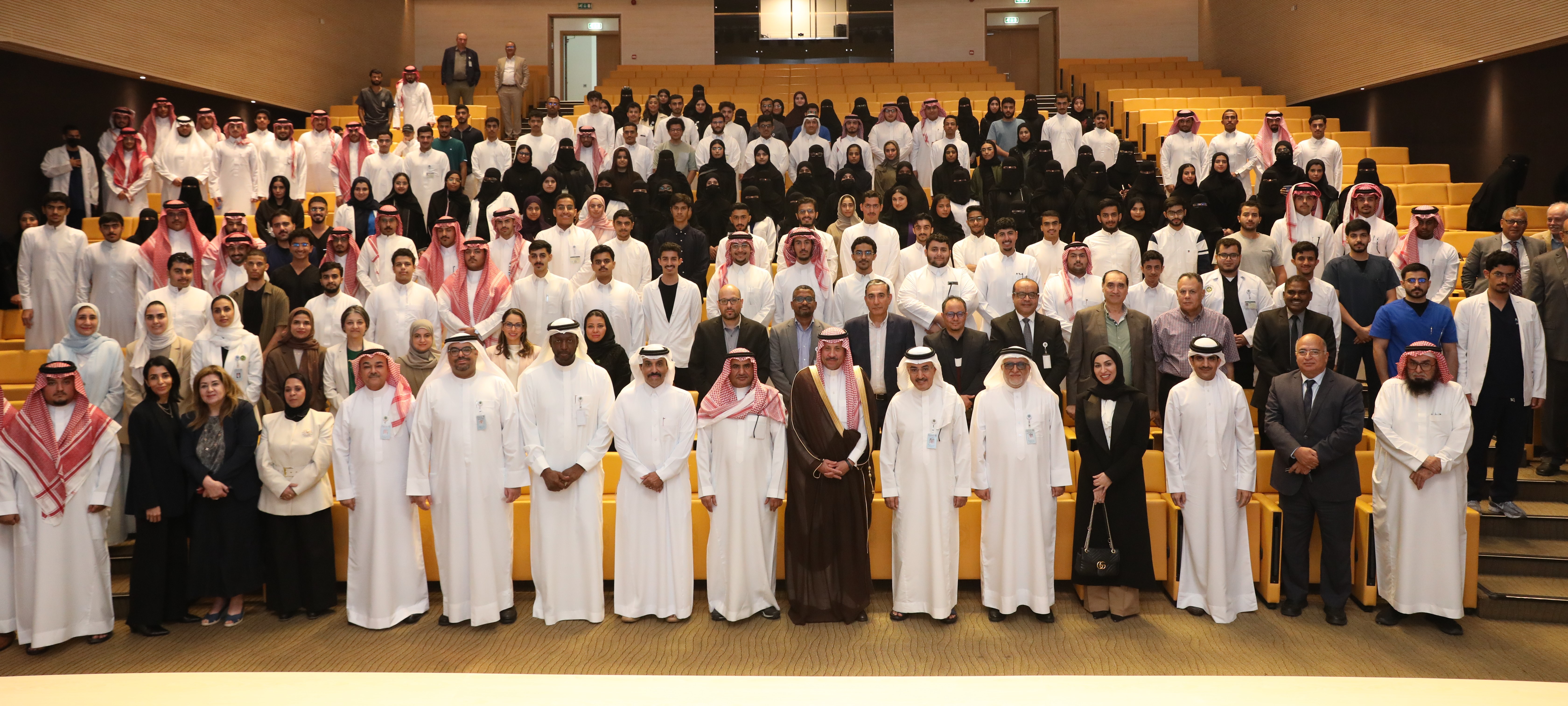 Saudi Ambassador to the Kingdom of Bahrain Meets with Saudi Students at AGU